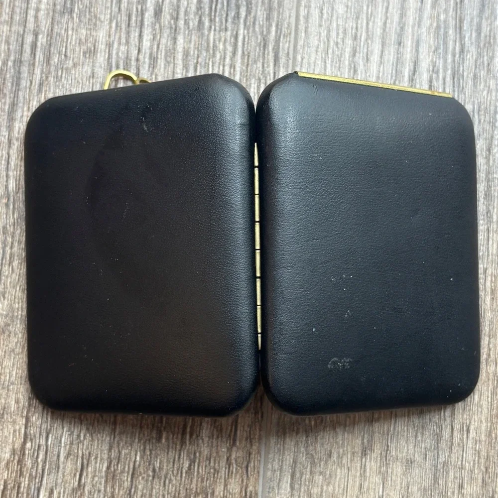 Vintage Millano Cowhide Black Leather 6-Hook Key Case Gold Tone Clamshell Wallet